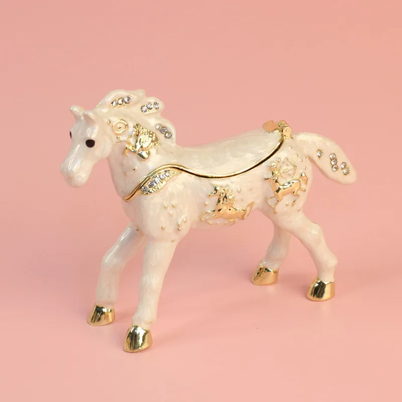 Modern minimalist small ornament alloy enamel craft jewelry box constellation pony Tianma home decoration small ornament
Modern minimalist small ornament alloy enamel craft jewelry box constellation pony Tianma home decoration small ornament