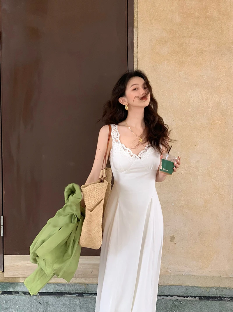 Retro Hollow out Sexy Lace Trim V-Neck Strap Dress Women Summer A-Line Midi Dress High Waist Linen Cotton Blend No Sleeve
Retro Hollow out Sexy Lace Trim V-Neck Strap Dress Women Summer A-Line Midi Dress High Waist Linen Cotton Blend No Sleeve