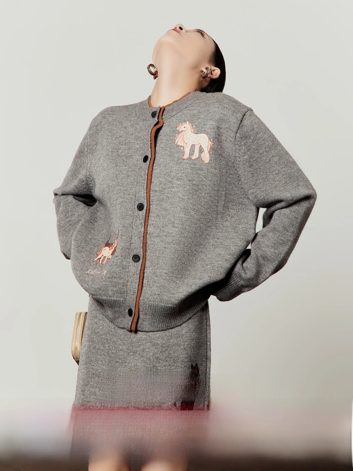 Вязаный комплект ey Женский повседневный комплект из двух предметов Winter Faion Ensemble от Zhou Li Wu Подходит для взрослых Повышенной длины
Вязаный комплект ey Женский повседневный комплект из двух предметов Winter Faion Ensemble от Zhou Li Wu Подходит для взрослых Повышенной длины