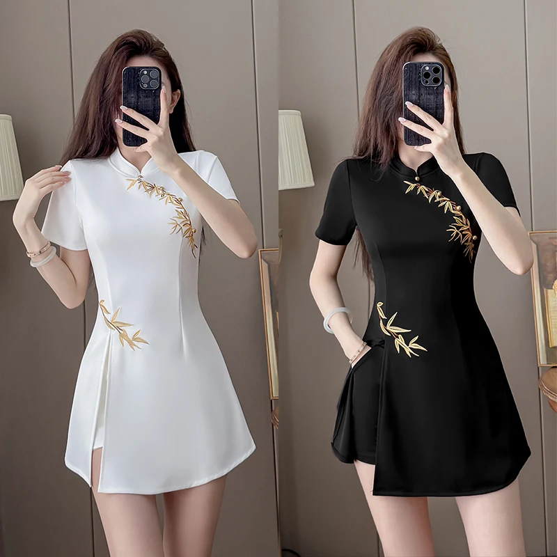 2026 New Chinese Style Leaf Embroidery Cheongsam Dress+Shorts 2 Piece Set Women Mandarin Collar Frog Buttons Side Split
2026 New Chinese Style Leaf Embroidery Cheongsam Dress+Shorts 2 Piece Set Women Mandarin Collar Frog Buttons Side Split