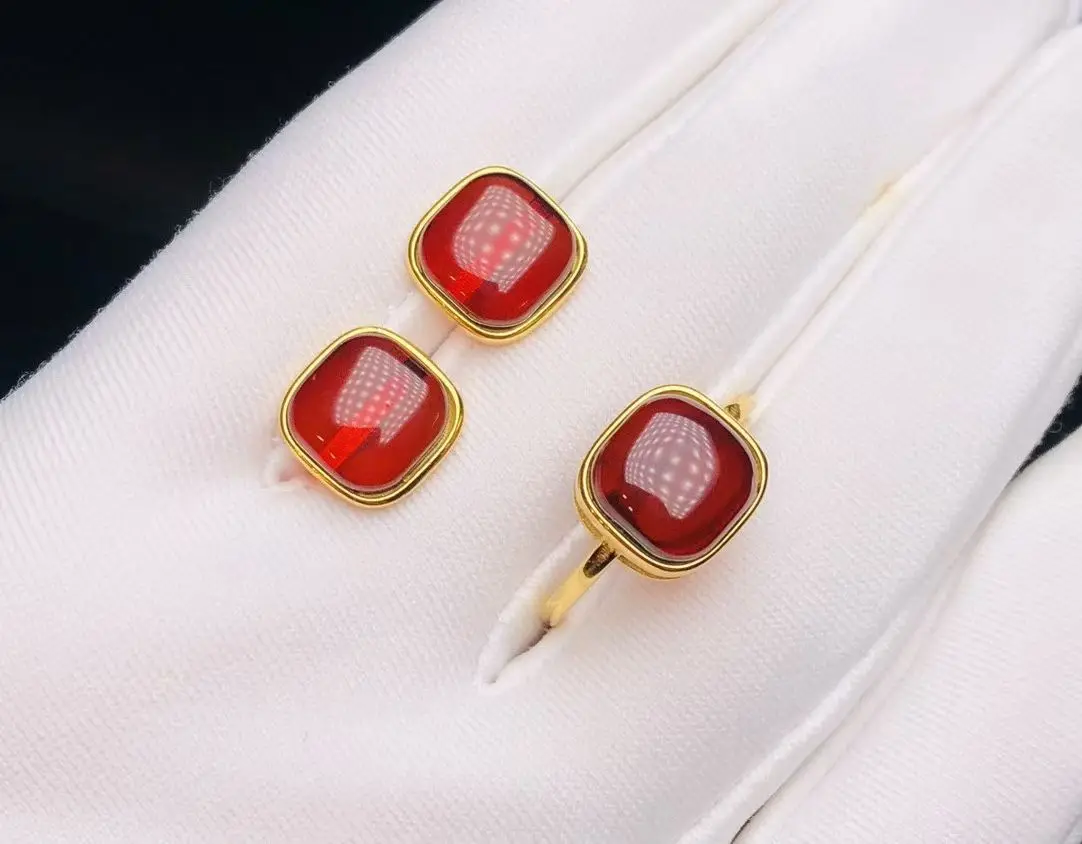 Сертифицированный комплект ювелирных изделий из 2 серебра 925 пробы из настоящего янтаря, натуральная подушка, серьги-гвоздики из балтийского красного янтаря, массивное коктейльное кольцо для женщин 
Сертифицированный комплект ювелирных изделий из 2 серебра 925 пробы из настоящего янтаря, натуральная подушка, серьги-гвоздики из балтийского красного янтаря, массивное коктейльное кольцо для женщин