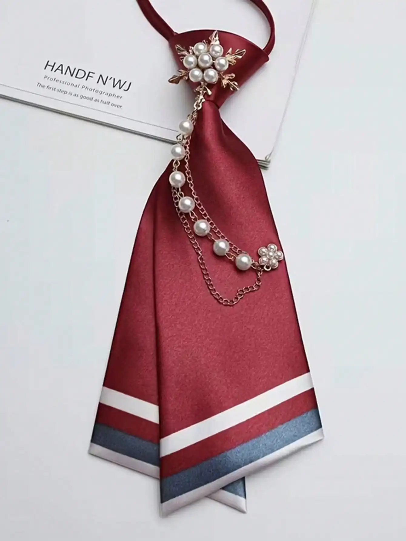 1Pc No-Tie Pearl Flower Necktie Striped Double-Layer Pre-Tied Tie Fashion Accessory for Casual Streetwear & Party Outfits
1Pc No-Tie Pearl Flower Necktie Striped Double-Layer Pre-Tied Tie Fashion Accessory for Casual Streetwear & Party Outfits