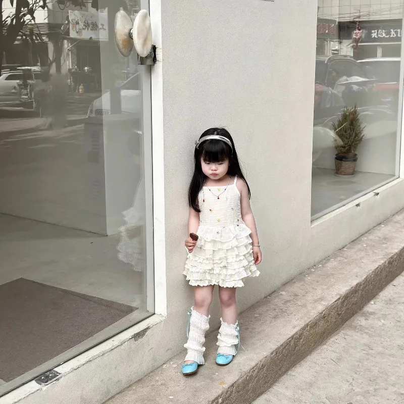 Korean children's clothing for girls, full embroidery heavy industry, cow tendon cake skirt, suspender dress, beach skirt
Korean children's clothing for girls, full embroidery heavy industry, cow tendon cake skirt, suspender dress, beach skirt