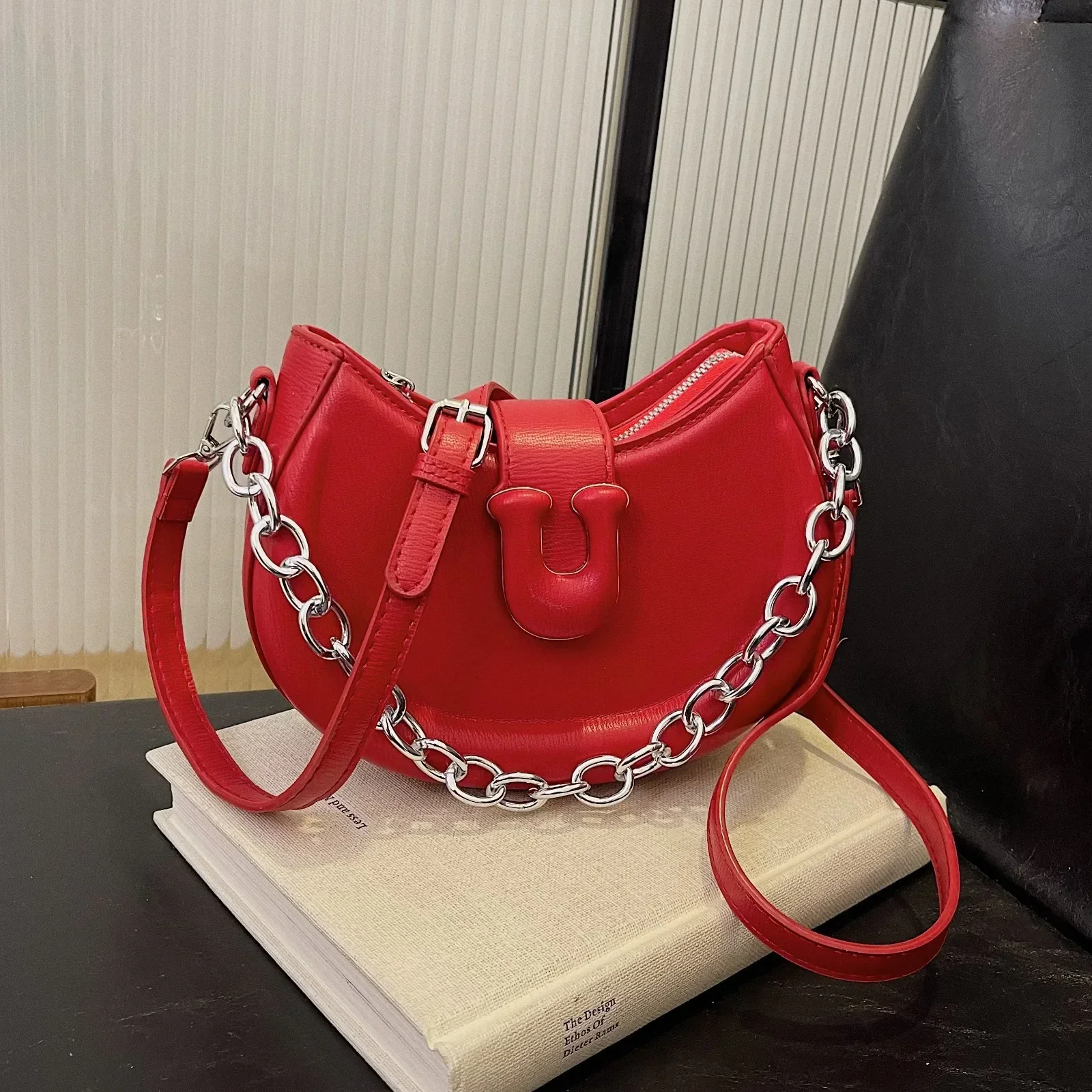 2025 New Chain Crossbody Small Handbag for Women - Single-Shoulder/Crossbody Design, Fashionable & Stylish Essential
2025 New Chain Crossbody Small Handbag for Women - Single-Shoulder/Crossbody Design, Fashionable & Stylish Essential