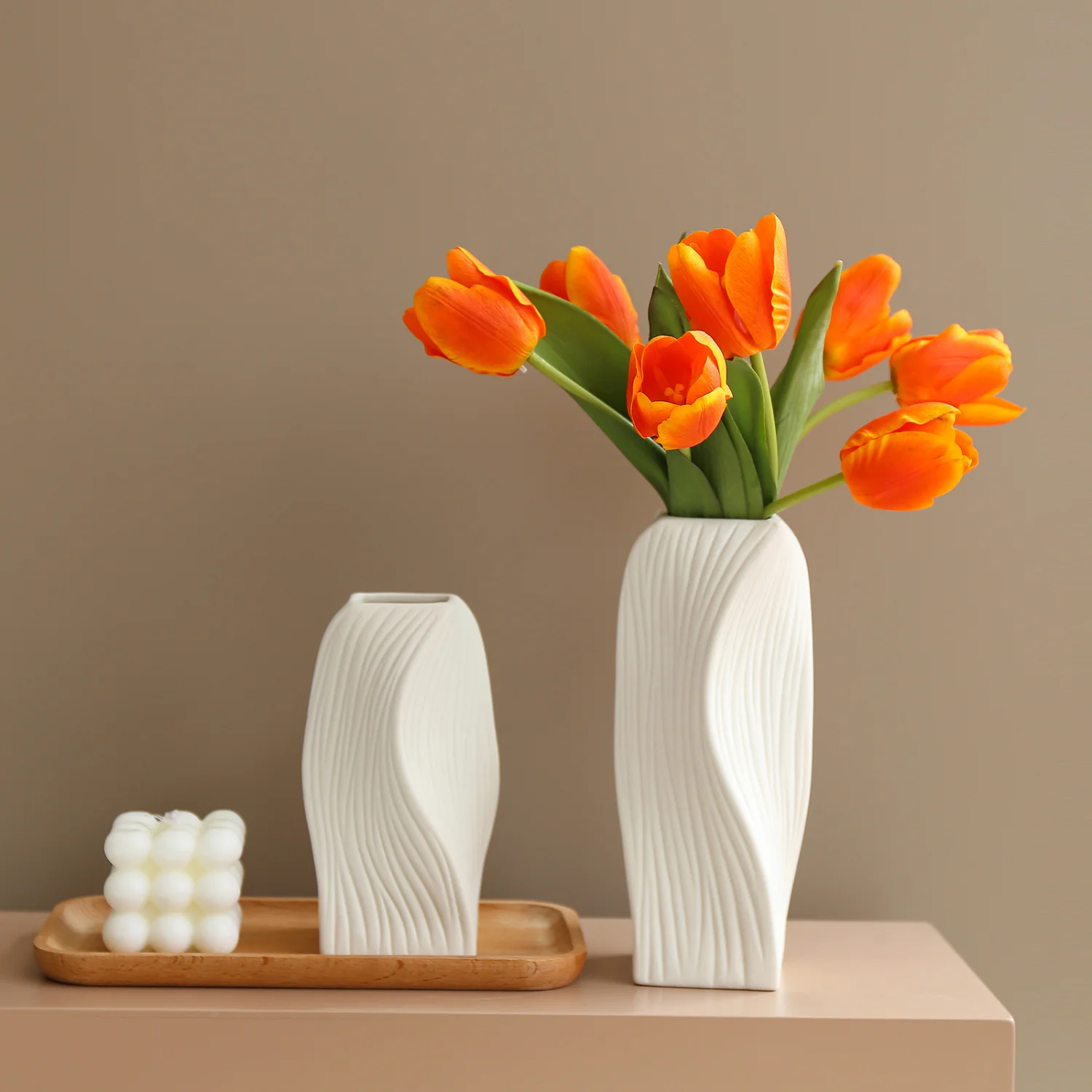 Simple Japanese-style Ceramic Hydroponic Flower Vase Decoration Living Room Dining Table Flower Arrangement Room Decoration
Simple Japanese-style Ceramic Hydroponic Flower Vase Decoration Living Room Dining Table Flower Arrangement Room Decoration