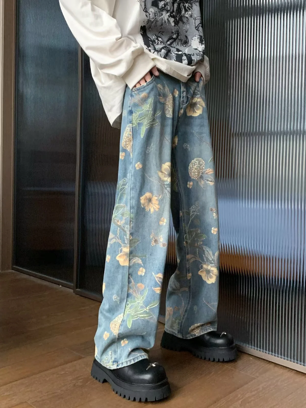 Floral Wide Leg Men's Jeans American Street Style Printed Design Casual Straight Long Trousers Spring Autumn Loose Fit
Floral Wide Leg Men's Jeans American Street Style Printed Design Casual Straight Long Trousers Spring Autumn Loose Fit