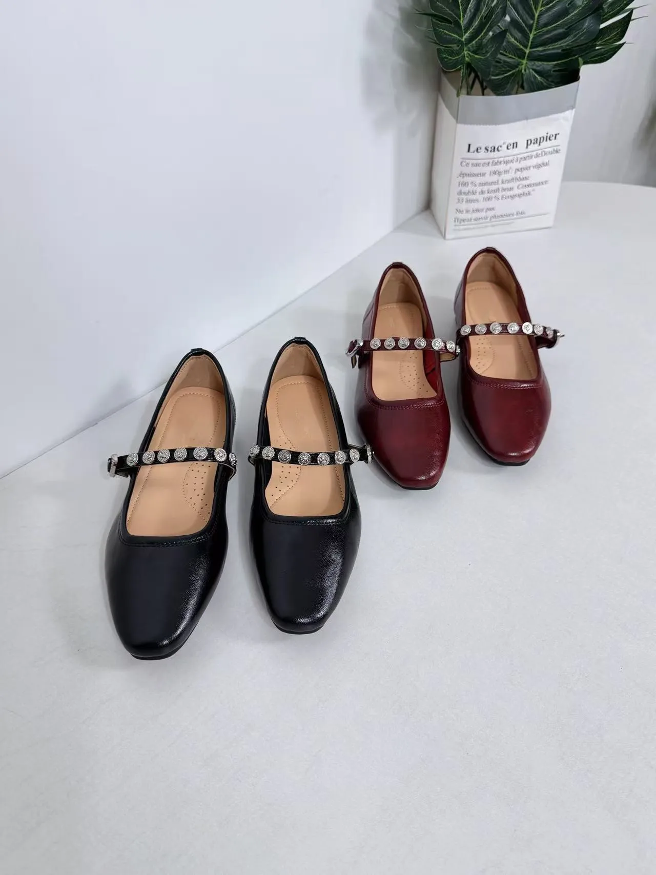 Ultra Soft Retro Style Square Head Genuine Leather Mary Jane Shoes Women's New Buckle Thick Heel Slip-On Versatile Fashionable
Ultra Soft Retro Style Square Head Genuine Leather Mary Jane Shoes Women's New Buckle Thick Heel Slip-On Versatile Fashionable