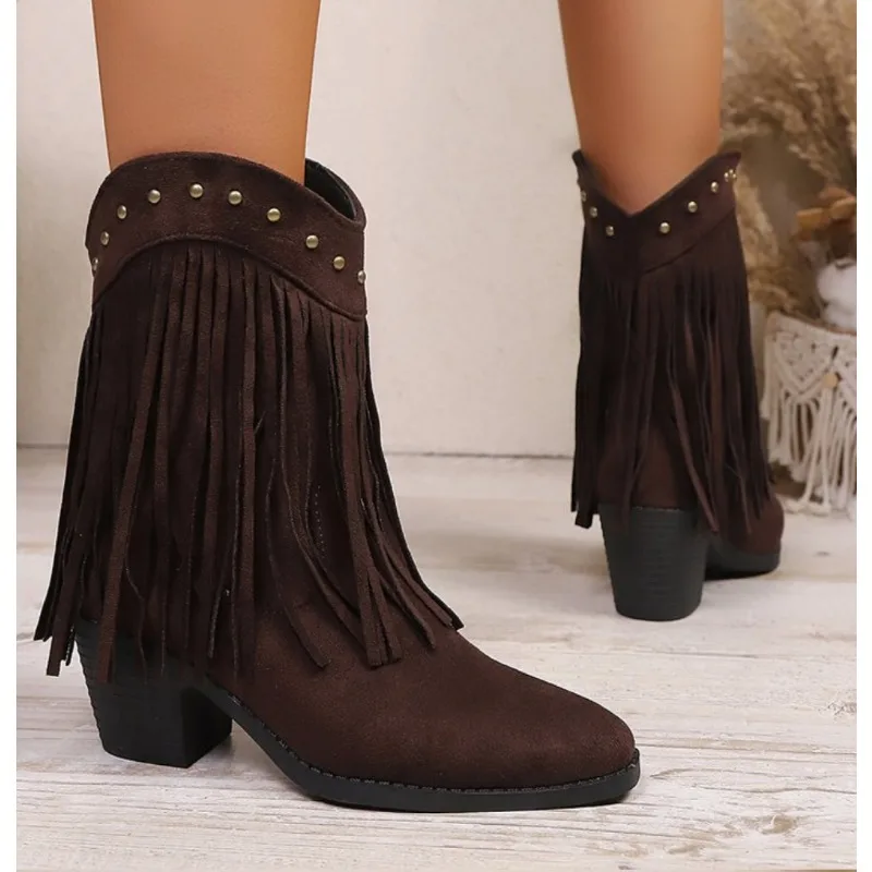 Осенне-зимние ботильоны на толстом каблуке с острым носком, женские ботинки в стиле вестерн с кисточками, ковбойская модная женская дизайнерская обувь с заклепками в стиле ретро 
Осенне-зимние ботильоны на толстом каблуке с острым носком, женские ботинки в стиле вестерн с кисточками, ковбойская модная женская дизайнерская обувь с заклепками в стиле ретро