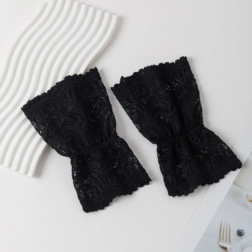Floral Pattern Hollowed Lace Fake Cuff Detachable Breathable False Sleeve Cuffs Elastic Wrist Cuff Women's Clothing Accessories
Floral Pattern Hollowed Lace Fake Cuff Detachable Breathable False Sleeve Cuffs Elastic Wrist Cuff Women's Clothing Accessories
