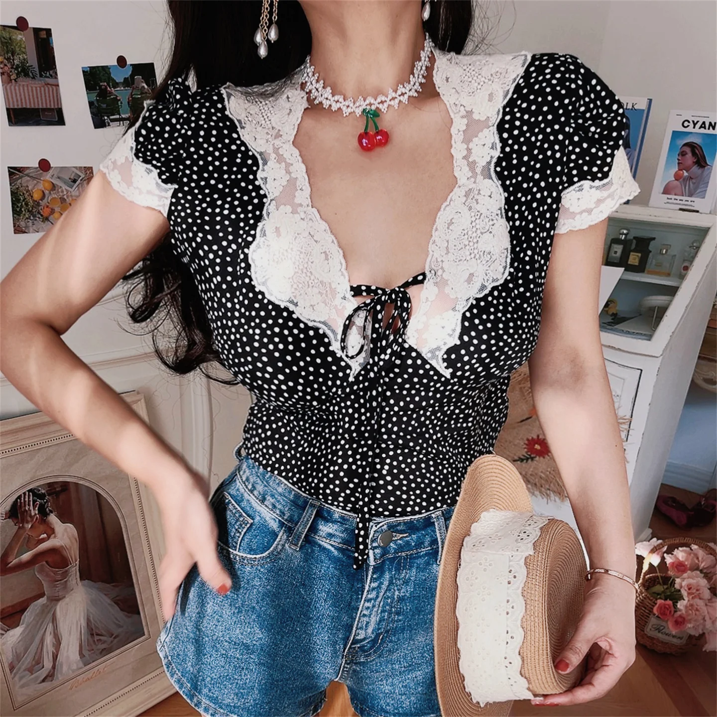 Retro Lace Trim Polka Dot Bubble Sve Vaion ort Sve irt French Sle Slim Fit Polyester V Ne ort Length Women...
Retro Lace Trim Polka Dot Bubble Sve Vaion ort Sve irt French Sle Slim Fit Polyester V Ne ort Length Women...