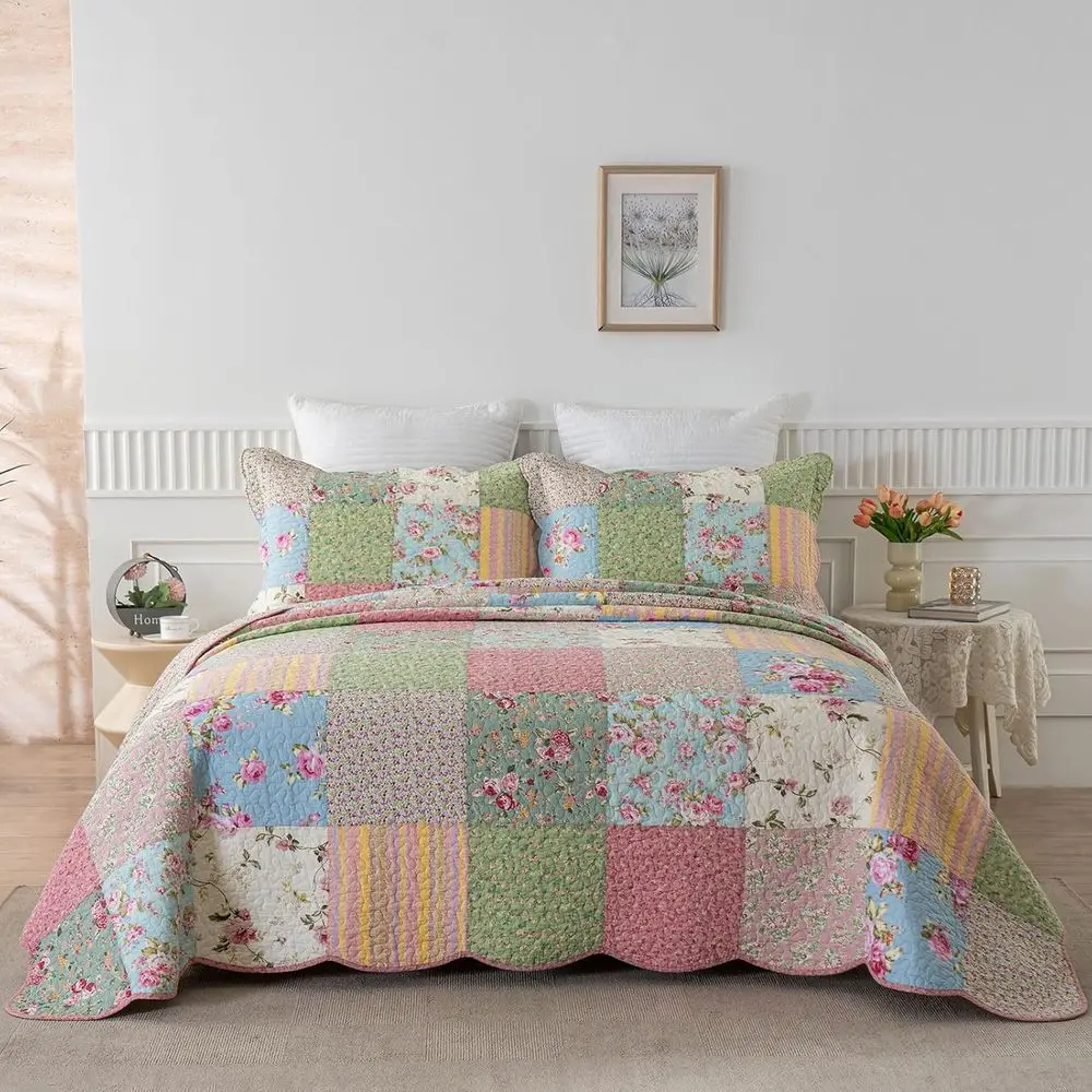 King Size Patchwork Quilt Set - 100% Cotton Reversible, Breathable Floral Design with Pillow Shams for All Seasons
King Size Patchwork Quilt Set - 100% Cotton Reversible, Breathable Floral Design with Pillow Shams for All Seasons