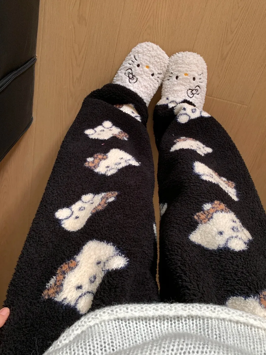 Thickened Warm Coral Fleece Pants Men Women Couples Outdoor Wear Home Clothes High Waist Long Pants Winter Home Leisure Pants
Thickened Warm Coral Fleece Pants Men Women Couples Outdoor Wear Home Clothes High Waist Long Pants Winter Home Leisure Pants