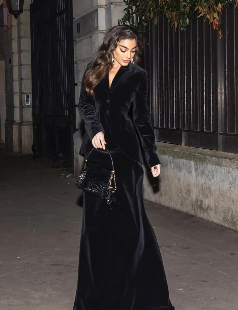 Customized Black Formal High Quality Velour Pleat Button A-line V-neck Floor-Length Evening Dresses Exquisite For Birthday Party
Customized Black Formal High Quality Velour Pleat Button A-line V-neck Floor-Length Evening Dresses Exquisite For Birthday Party