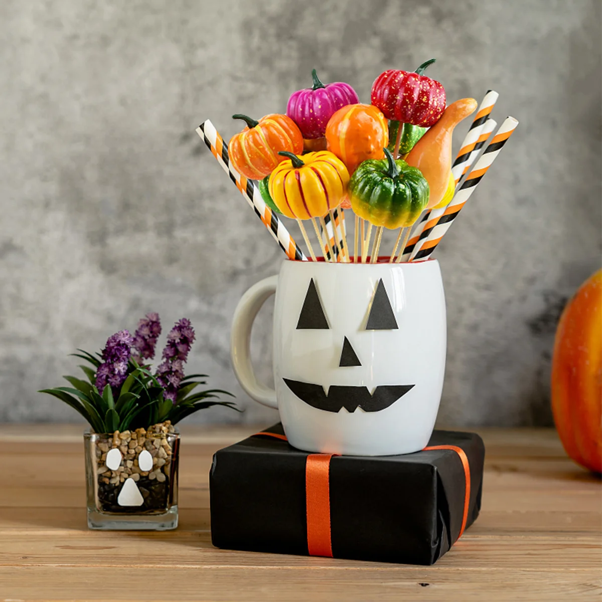 12Pcs Lightweight Eco-Friendly Pumpkin Adornments High Simulation Halloween Thanksgiving Supplies Bipeltate Pumpkins
12Pcs Lightweight Eco-Friendly Pumpkin Adornments High Simulation Halloween Thanksgiving Supplies Bipeltate Pumpkins