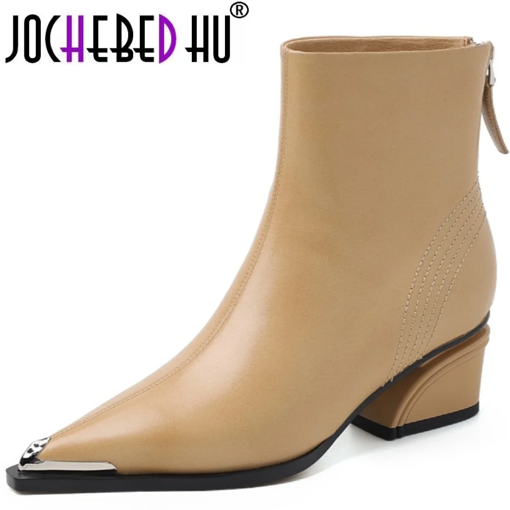 【JOCHEBED HU】New Style Handmade Genuine Leather Pointed Toe Ankle Boot Slimming Stylish Casual High Heel Bestseller 33-40
【JOCHEBED HU】New Style Handmade Genuine Leather Pointed Toe Ankle Boot Slimming Stylish Casual High Heel Bestseller 33-40