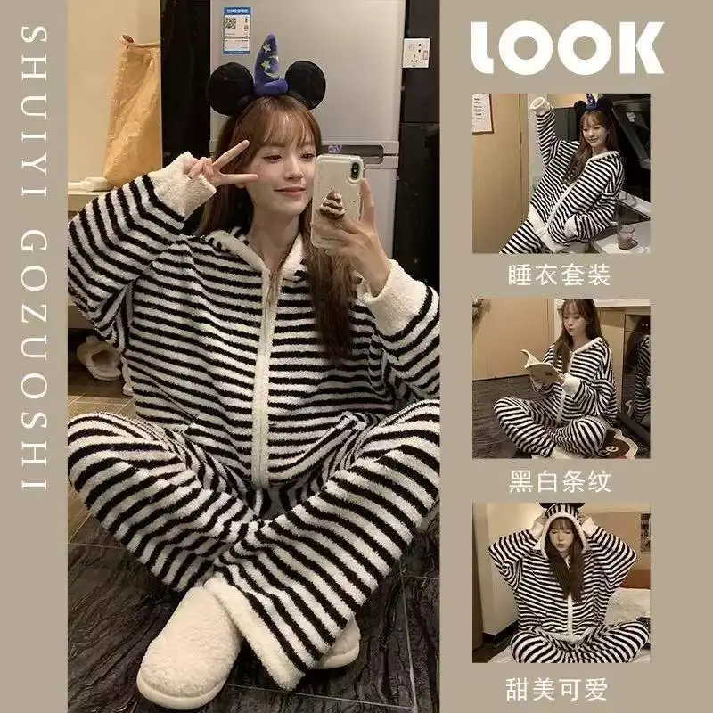 Women's Pajama Set 2025 New Striped Hooded Winter Warm Cozy Cute Comfortable Sleepwear Flannel Loungewear Home Clothes for Girl
Women's Pajama Set 2025 New Striped Hooded Winter Warm Cozy Cute Comfortable Sleepwear Flannel Loungewear Home Clothes for Girl