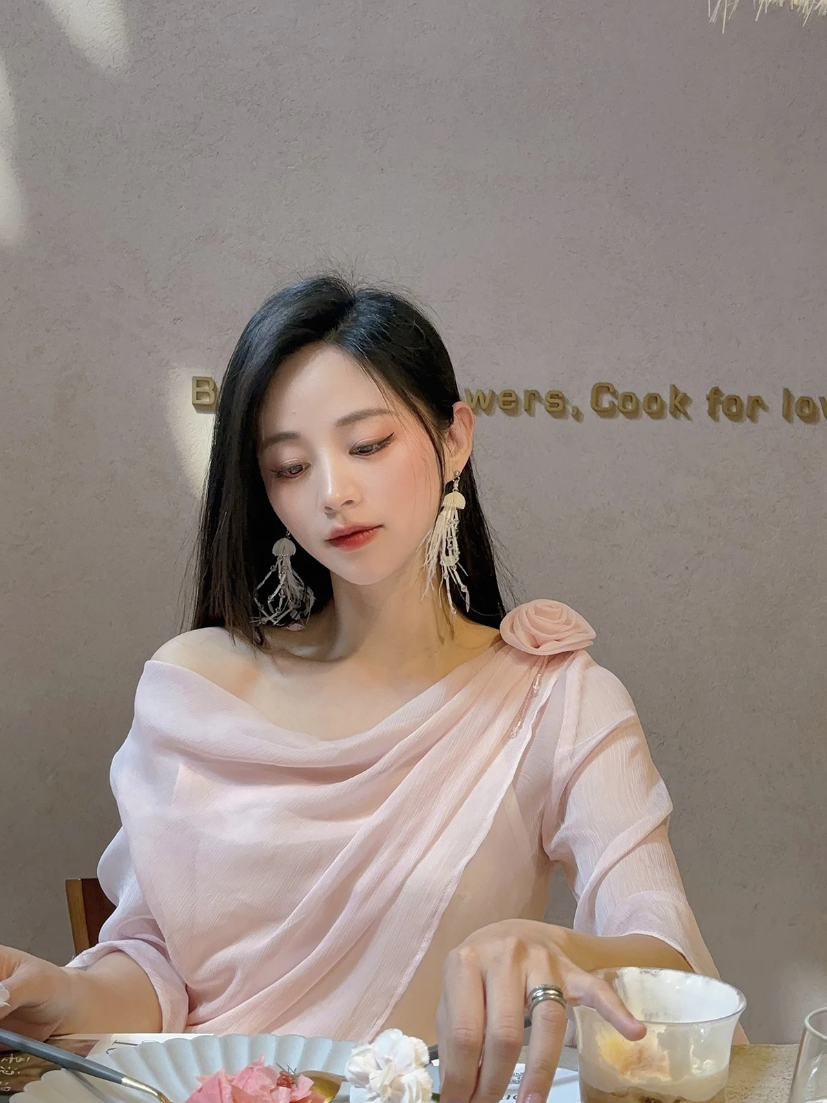 Футболка с цветочным кружевом Fairy Dust Rose, двусторонняя, с рукавами-колокол, стандартной длины, с рукавами 3/4
Футболка с цветочным кружевом Fairy Dust Rose, двусторонняя, с рукавами-колокол, стандартной длины, с рукавами 3/4