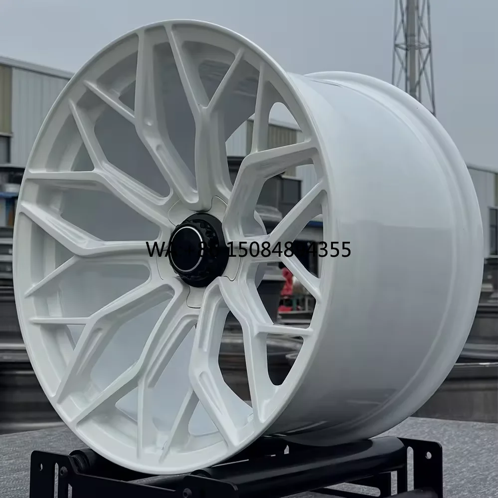 Новые кованые автомобильные диски 18-24 дюйма, на заказ, 5x112, 5x114.3, из алюминиевого сплава 6061, вогнутые гоночные колеса для модификации люксовых автомобилей
Новые кованые автомобильные диски 18-24 дюйма, на заказ, 5x112, 5x114.3, из алюминиевого сплава 6061, вогнутые гоночные колеса для модификации люксовых автомобилей