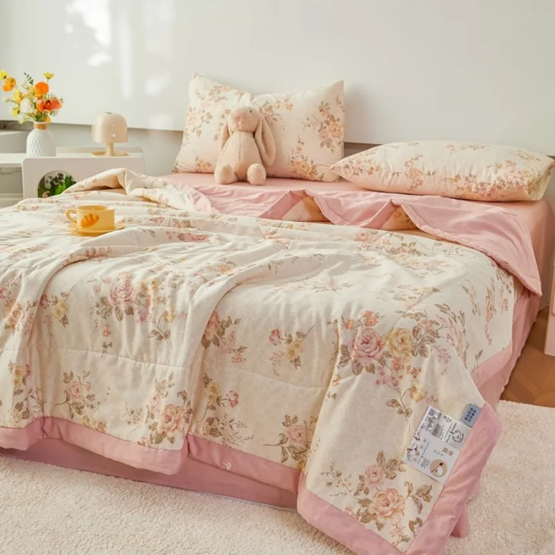 Новое летнее хлопковое одеяло с принтом, серия «Маленькие свежие цветы», однотонное летнее одеяло, без простыней и наволочек.
Новое летнее хлопковое одеяло с принтом, серия «Маленькие свежие цветы», однотонное летнее одеяло, без простыней и наволочек.