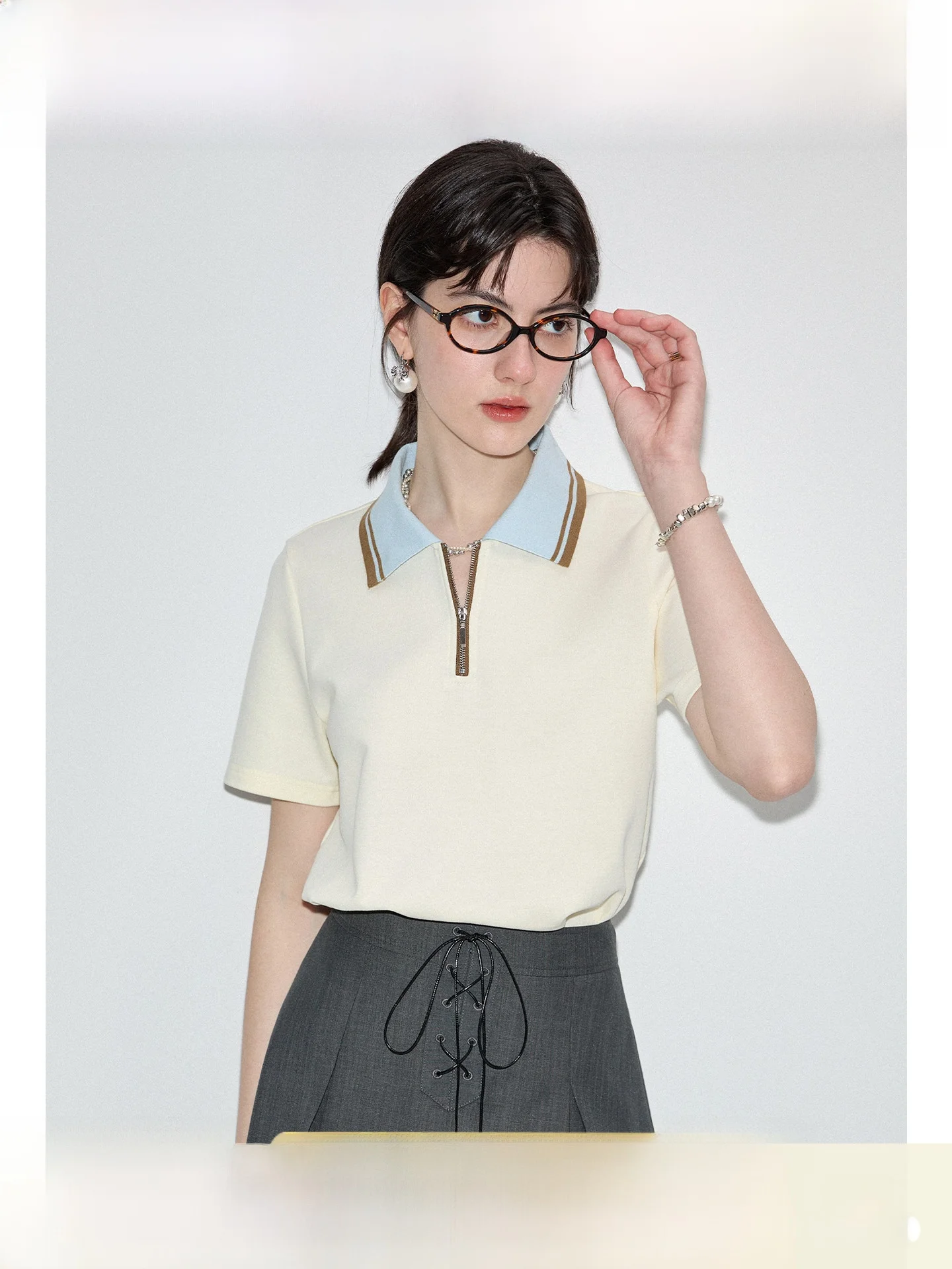 plus Size Women's Summer Shirt Short Sleeve T-Shirt Casual Style Micro plus Size Ladies Workwear Design Sense Top
plus Size Women's Summer Shirt Short Sleeve T-Shirt Casual Style Micro plus Size Ladies Workwear Design Sense Top