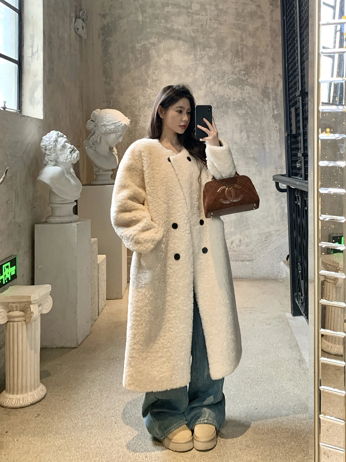 Пальто женское зимнее Withmxboom, имитация меха ягненка, длинное, на двойных пуговицах, свободного кроя, для дома и улицы
Пальто женское зимнее Withmxboom, имитация меха ягненка, длинное, на двойных пуговицах, свободного кроя, для дома и улицы