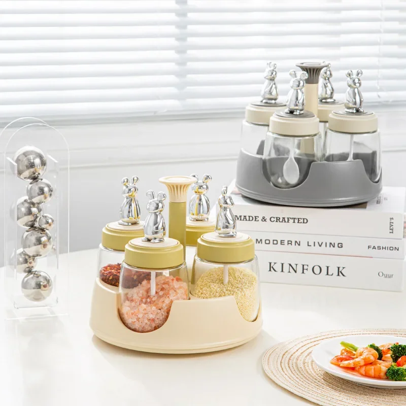 Новая вращающаяся коробка для специй, бытовая кухонная настольная банка для специй, комбинированный набор, 4-бутычная банка для специй, герметичная бутылка
Новая вращающаяся коробка для специй, бытовая кухонная настольная банка для специй, комбинированный набор, 4-бутычная банка для специй, герметичная бутылка