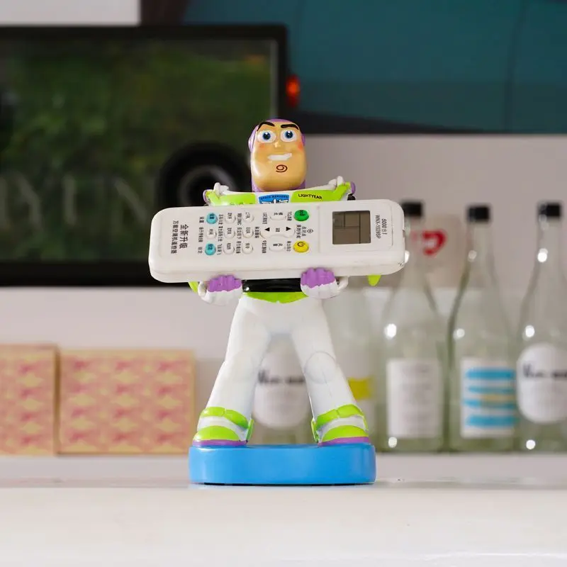 Статическая фигурка Базза Лайтера 19 см с дистанционным управлением для мобильного телефона, настольное украшение для изголовья кровати, подарок для мальчиков и девочек на праздники
Статическая фигурка Базза Лайтера 19 см с дистанционным управлением для мобильного телефона, настольное украшение для изголовья кровати, подарок для мальчиков и девочек на праздники