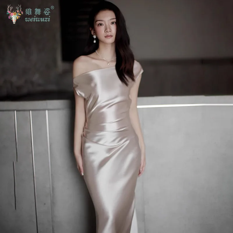 New French Style Simple Satin Champagne Gold Slant Neck Single Shoulder Evening Dress Wedding Bridesmaid Host Performance Dress 
New French Style Simple Satin Champagne Gold Slant Neck Single Shoulder Evening Dress Wedding Bridesmaid Host Performance Dress