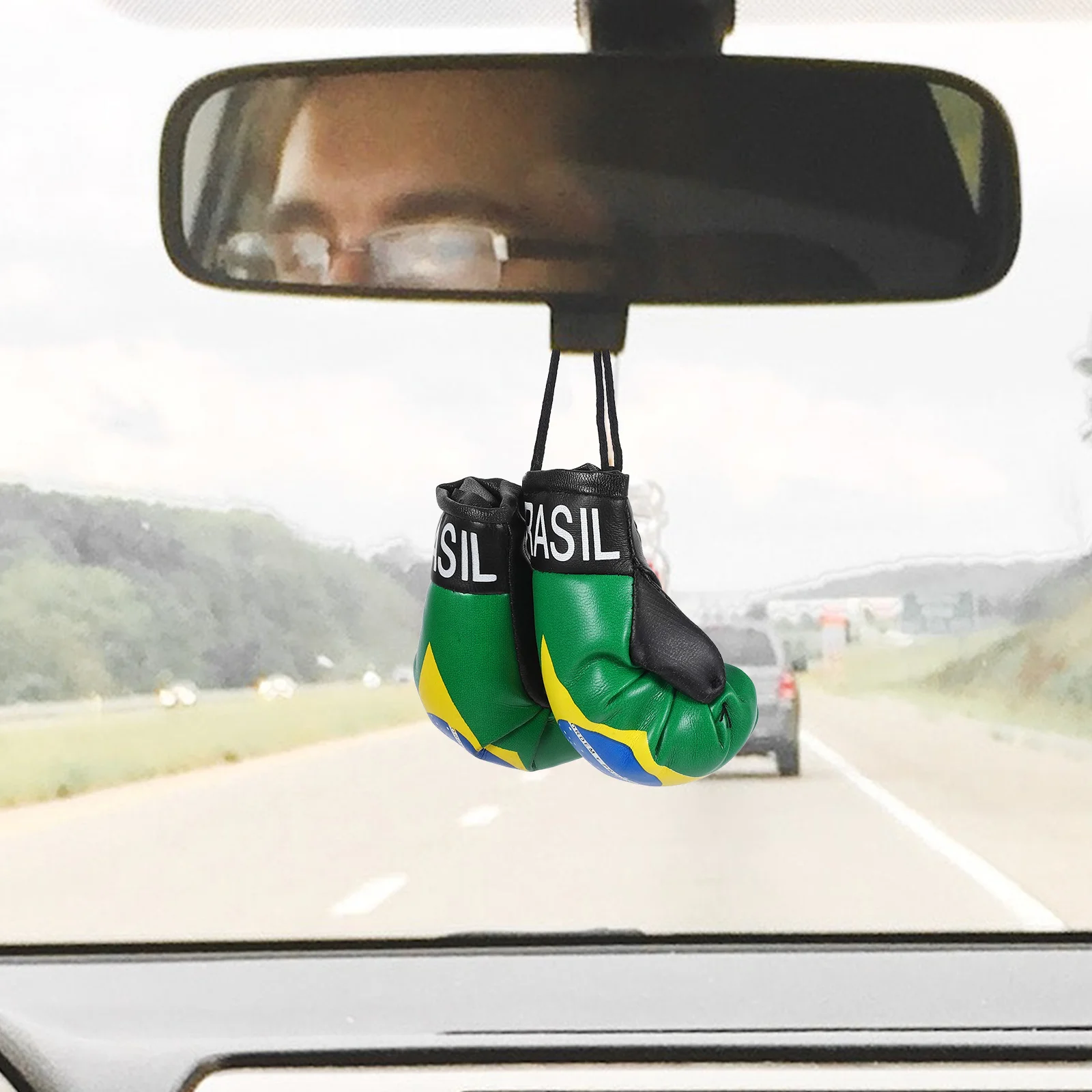 1Pair Brazil Flag Mini Boxing Gloves Pendant Trendy Keychain Decor for Boxing Lovers Car Hanging Decoration Key Decor
1Pair Brazil Flag Mini Boxing Gloves Pendant Trendy Keychain Decor for Boxing Lovers Car Hanging Decoration Key Decor