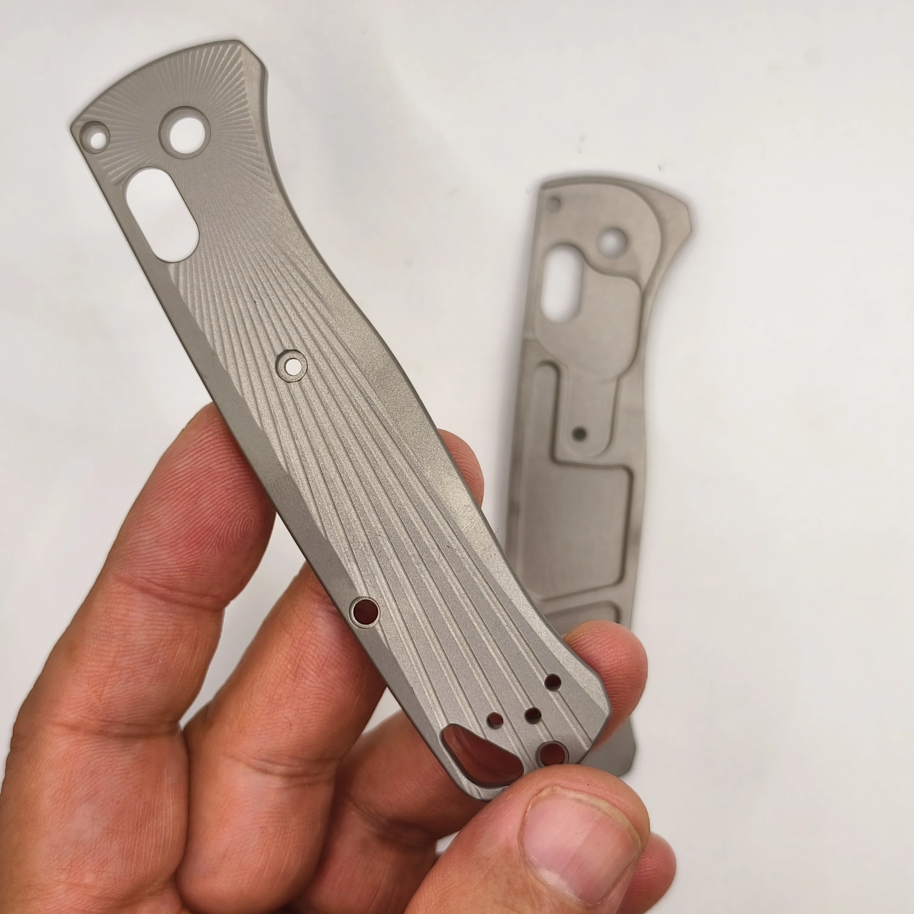 1 Pair Twill Titanium Alloy Grip Handle Scales for Benchmade Bugout 535 Knives
1 Pair Twill Titanium Alloy Grip Handle Scales for Benchmade Bugout 535 Knives