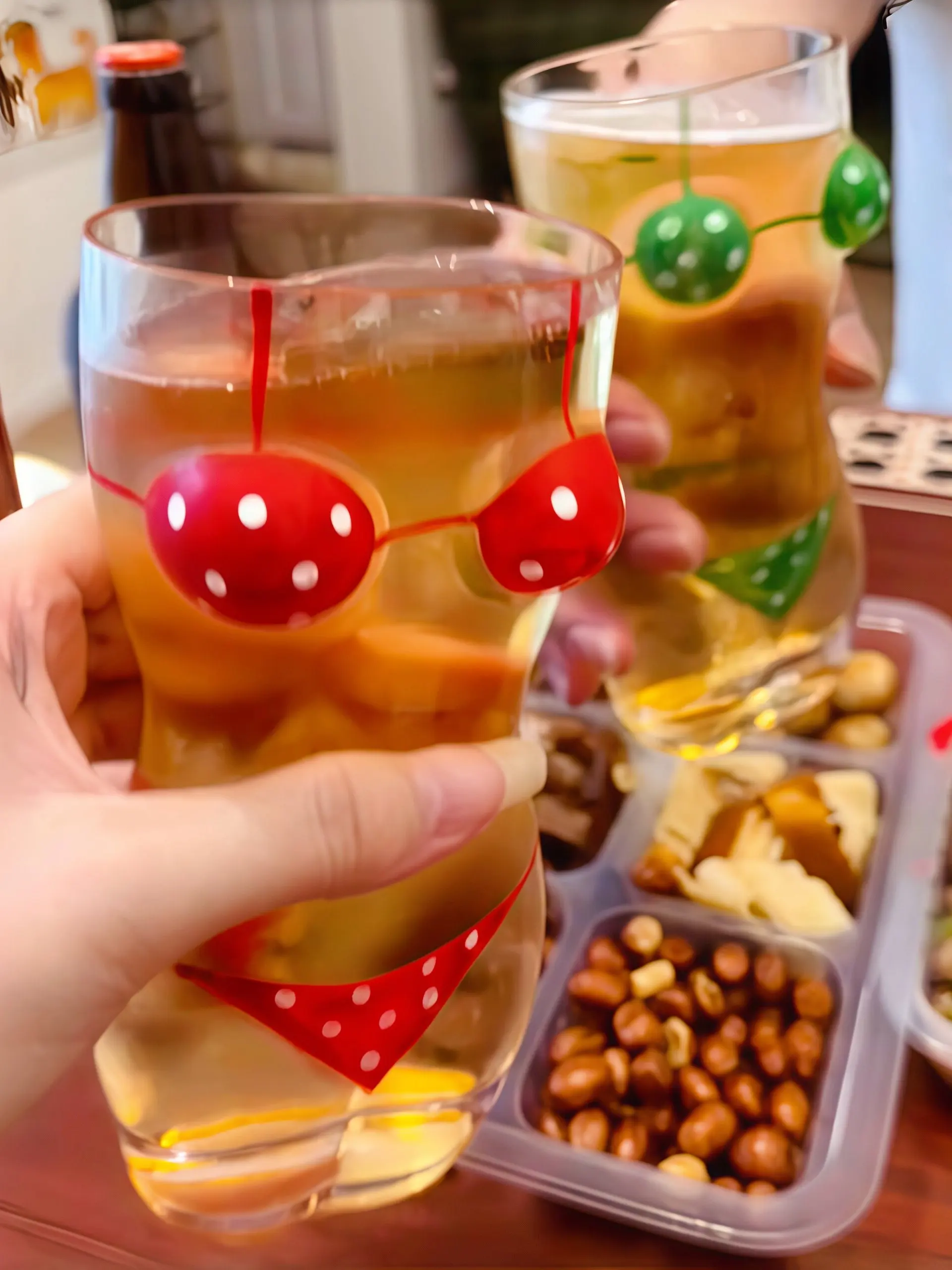 Luxury Premium Beer Glass Cup Polka Dot Bikini Design Drinking Glass High Quality Ordinary Glass Home Brewing Beer Cup
Luxury Premium Beer Glass Cup Polka Dot Bikini Design Drinking Glass High Quality Ordinary Glass Home Brewing Beer Cup