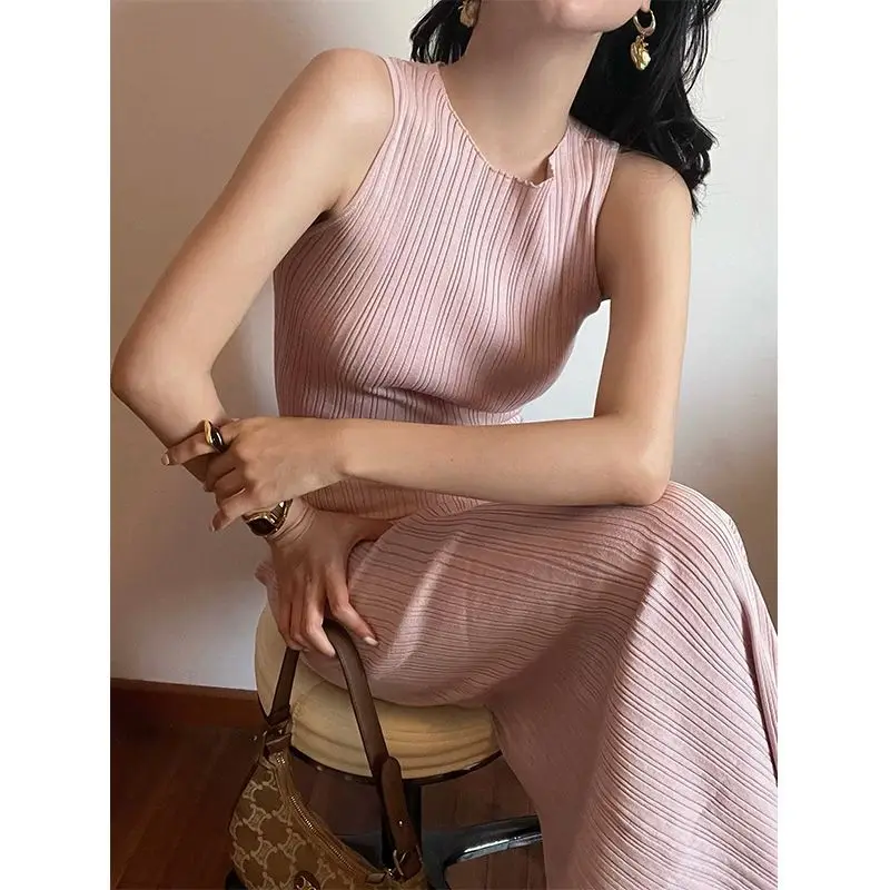 Retro Sleeveless Knitted Vest Skirt for Women in Summer Pit Strip Waist Slim Fit Slim Hip-pack Dress Long Skirt
Retro Sleeveless Knitted Vest Skirt for Women in Summer Pit Strip Waist Slim Fit Slim Hip-pack Dress Long Skirt