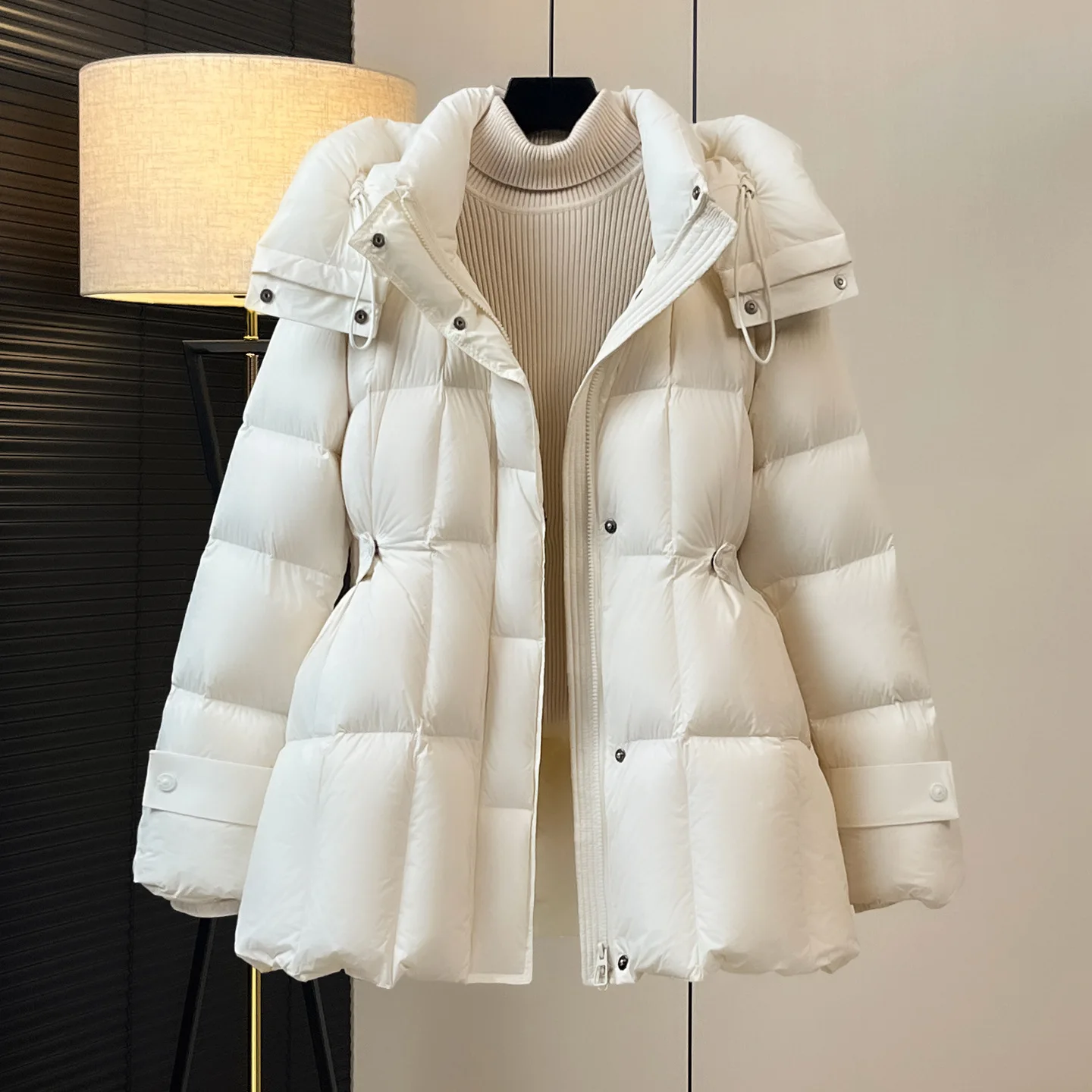 New Winter Jacket For Women, Mid-Length, Hooded, Waist-Cinching, Slimming, Thickened, Warm, White Duck Down Coat, Korean
New Winter Jacket For Women, Mid-Length, Hooded, Waist-Cinching, Slimming, Thickened, Warm, White Duck Down Coat, Korean
