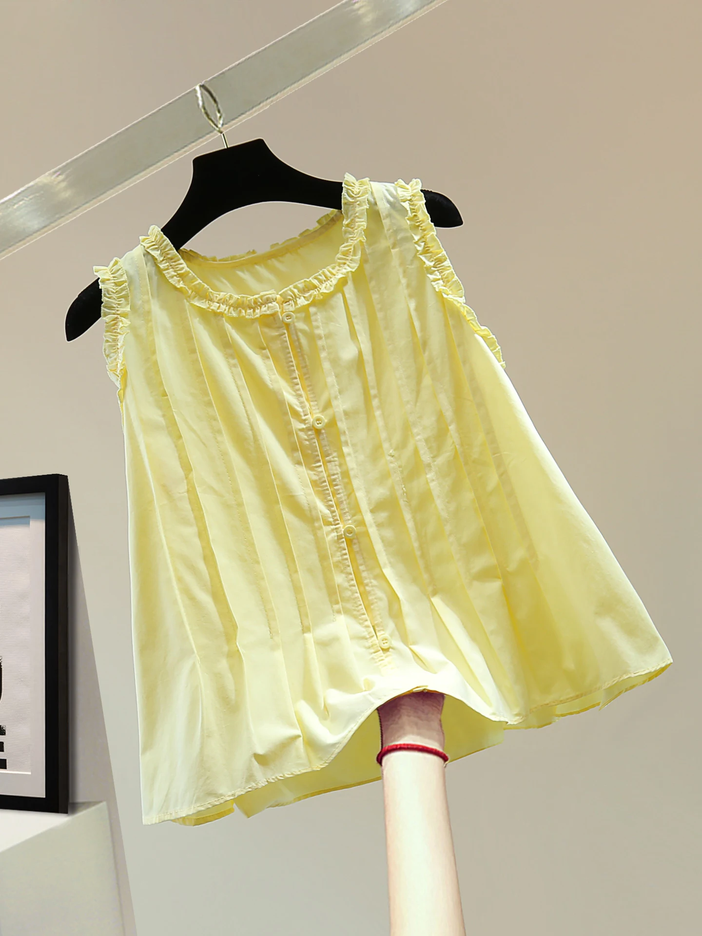 Summer 2025 Loose Fit round Ne Svel irt Women's Casual Vest Pure Color Commute Sle Wood ain Pleated Design
Summer 2025 Loose Fit round Ne Svel irt Women's Casual Vest Pure Color Commute Sle Wood ain Pleated Design