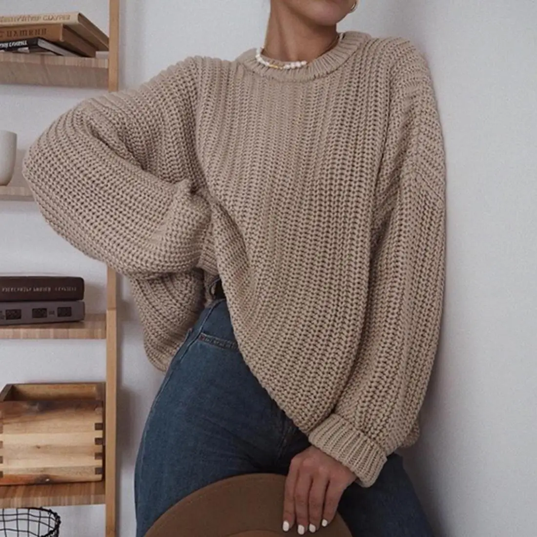 autumn and winter new European and American women's clothing loose and simple jumper round neck long sleeve knitted sweater
autumn and winter new European and American women's clothing loose and simple jumper round neck long sleeve knitted sweater