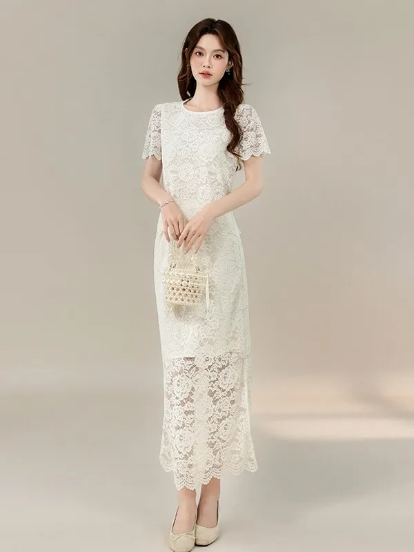 Summer New Style Women's Lace Short Sleeve Top And Half Skirt Two-Piece Set Slimming Waist Design Chic Fashion Ensemble
Summer New Style Women's Lace Short Sleeve Top And Half Skirt Two-Piece Set Slimming Waist Design Chic Fashion Ensemble
