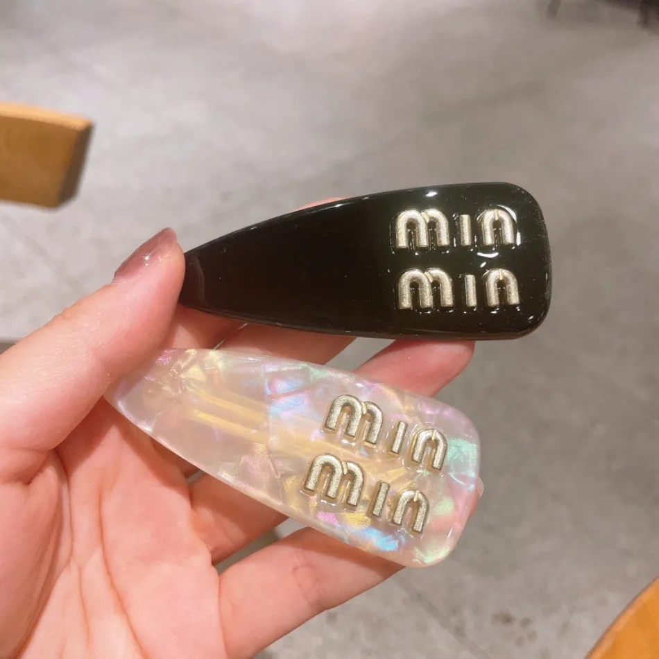 Корейские модные заколки для девочек в стиле ретро, заколка для волос с уксусной кислотой, универсальная заколка ярких цветов для девочек, весенняя заколка для волос ZX07
Корейские модные заколки для девочек в стиле ретро, заколка для волос с уксусной кислотой, универсальная заколка ярких цветов для девочек, весенняя заколка для волос ZX07