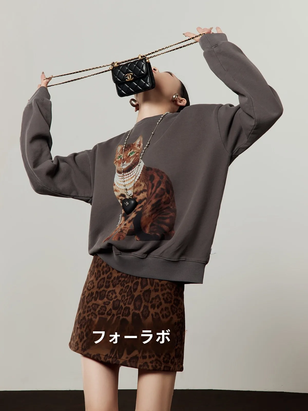Loose Casual Style Grey Sweatshirt Women's Spring New Green Eye Pearl Leopard Print Comfortable Top by Zhou Li Wu
Loose Casual Style Grey Sweatshirt Women's Spring New Green Eye Pearl Leopard Print Comfortable Top by Zhou Li Wu