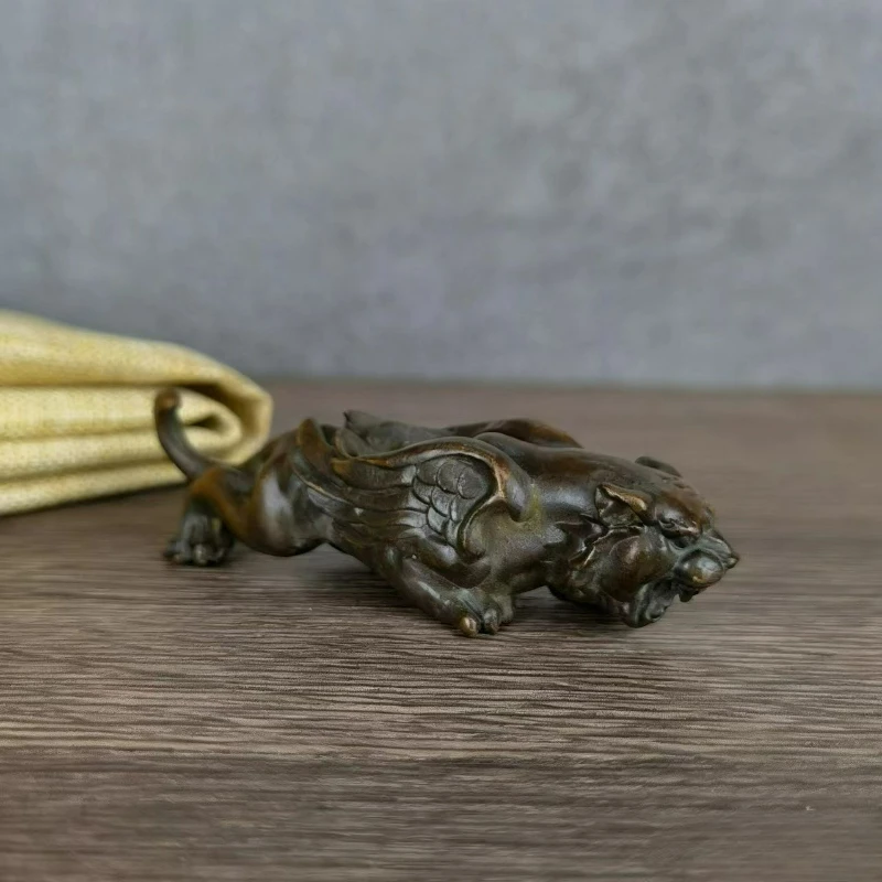 Antique Bronze Zodiac Animal Flying Tiger Ornaments Home Office Desk Decoration Bronze Sculpture Crafts
Antique Bronze Zodiac Animal Flying Tiger Ornaments Home Office Desk Decoration Bronze Sculpture Crafts