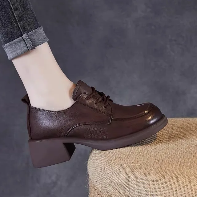 Comfortable Leather High Heels Women's New Style Black Commuting Shoes Thick Bottom Small Leather Shoes Casual Style Couple S...
Comfortable Leather High Heels Women's New Style Black Commuting Shoes Thick Bottom Small Leather Shoes Casual Style Couple S...