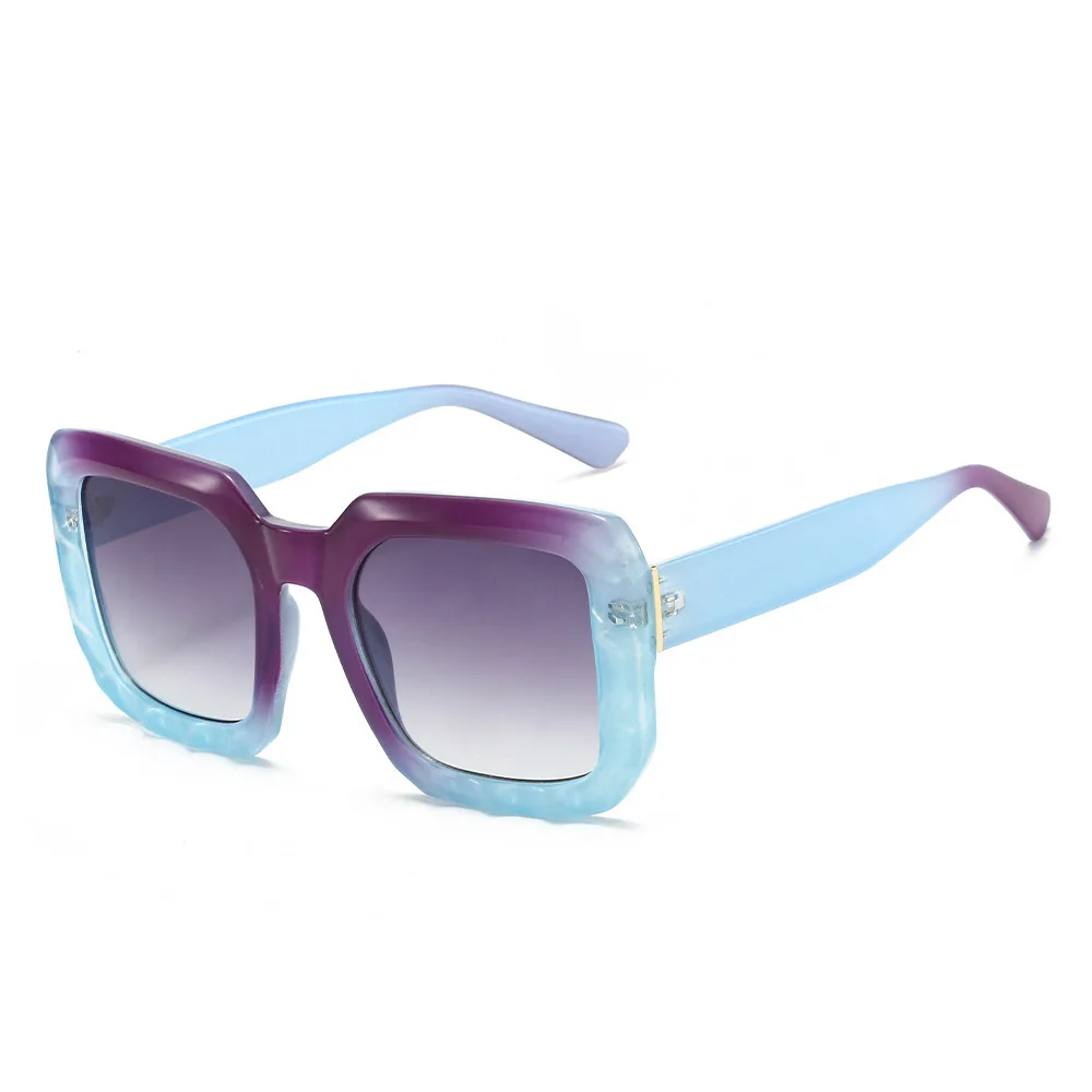 New Retro Gradient Fashionable Rectangular Women Sunglasses Contrast color Design Classic Simple Casual Men Sun Glasses UV400
New Retro Gradient Fashionable Rectangular Women Sunglasses Contrast color Design Classic Simple Casual Men Sun Glasses UV400