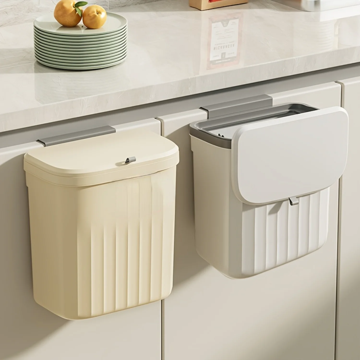 Hanging Trash Can for Kitchen Cabinet Doors - Back Hook Type, Bathroom Toilet Trash Cans, Food Waste Bin - Organization & Cleani
Hanging Trash Can for Kitchen Cabinet Doors - Back Hook Type, Bathroom Toilet Trash Cans, Food Waste Bin - Organization & Cleani