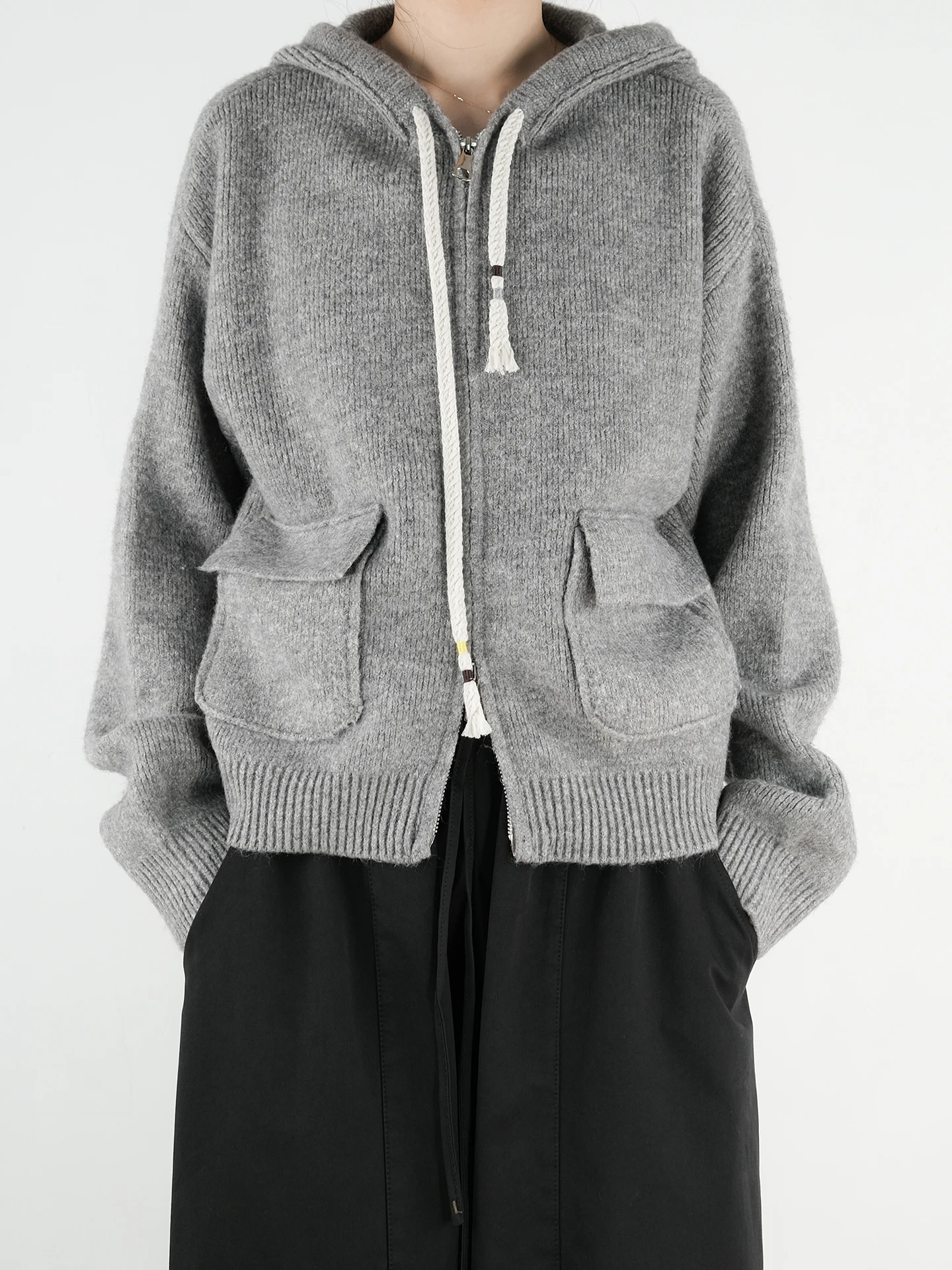 Женская толстовка на молнии, повседневный свитер, осенне-зимний универсальный женский топ, простой городской трикотажный джемпер
Женская толстовка на молнии, повседневный свитер, осенне-зимний универсальный женский топ, простой городской трикотажный джемпер