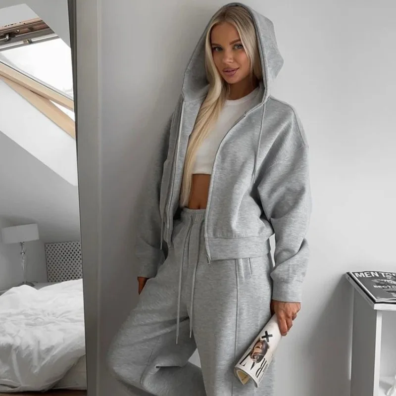 Женский осенний спортивный костюм, повседневный комплект из двух предметов, топ с капюшоном на молнии и желтые брюки
Женский осенний спортивный костюм, повседневный комплект из двух предметов, топ с капюшоном на молнии и желтые брюки