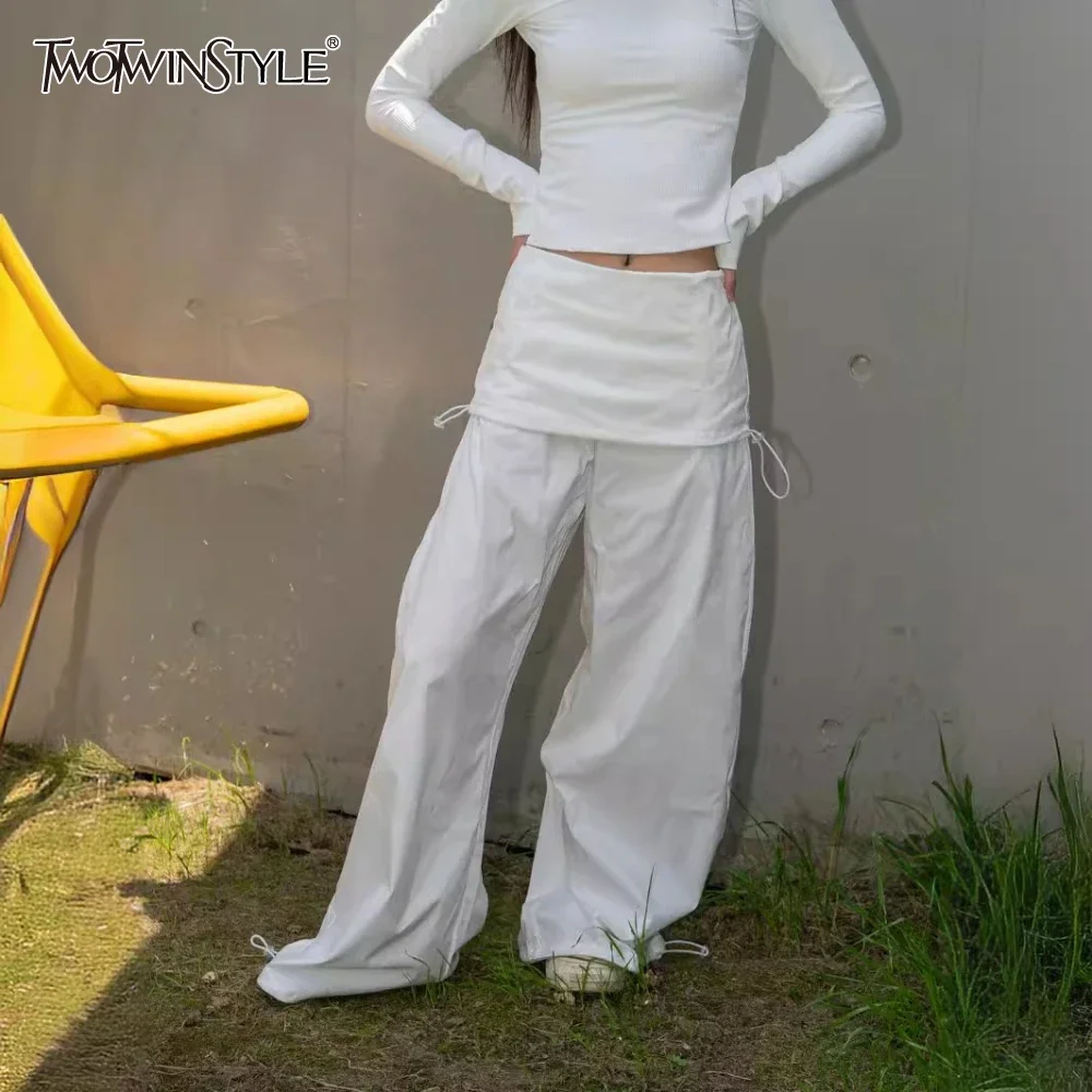 TWOTWINSTYLE однотонные брюки в стиле минимализм со сращенными карманами для женщин, лоскутные юбки, модные брюки с высокой талией, женская осенняя одежда
TWOTWINSTYLE однотонные брюки в стиле минимализм со сращенными карманами для женщин, лоскутные юбки, модные брюки с высокой талией, женская осенняя одежда