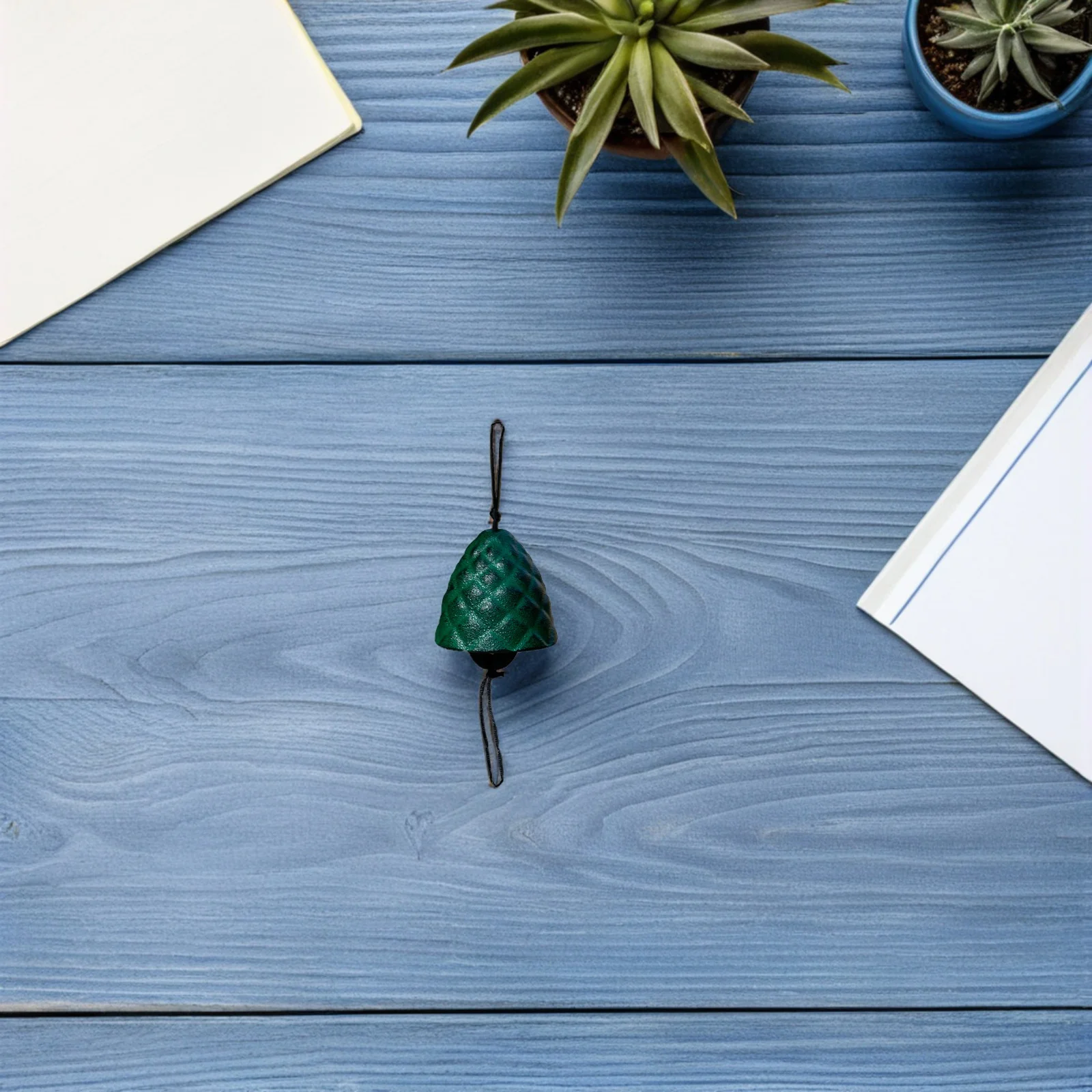 1pc Retro Iron Hanging Ornament Pine Cone Wind Chime For Home Garden Yard Patio Window Decor Hanging Bell Housewarming Gift
1pc Retro Iron Hanging Ornament Pine Cone Wind Chime For Home Garden Yard Patio Window Decor Hanging Bell Housewarming Gift