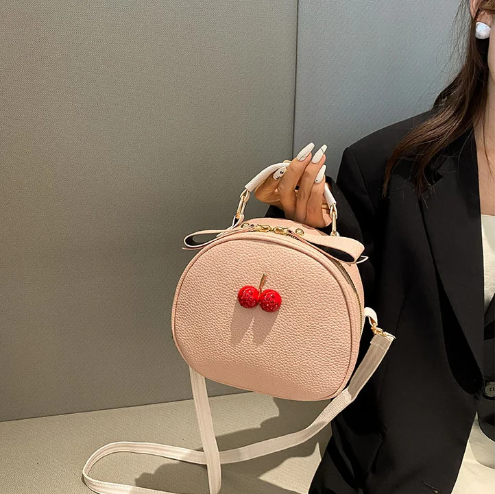 Western Style Student Handbag Women's Large Capacity Crossbody Single Shoulder Korean Version Fashion
Western Style Student Handbag Women's Large Capacity Crossbody Single Shoulder Korean Version Fashion