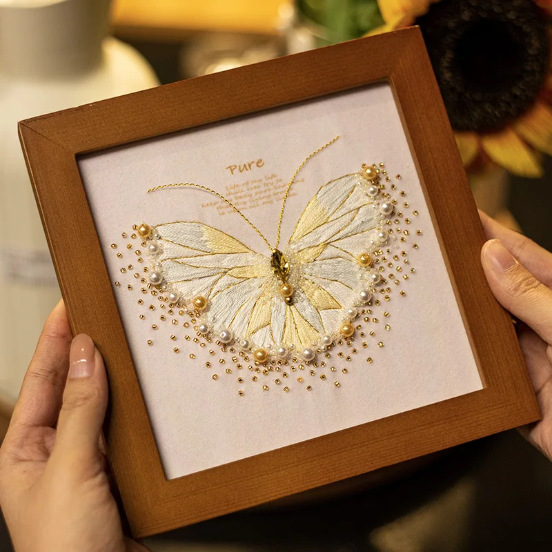 French three-dimensional embroidery.DIY material bag. Beaded gold butterfly picture frame painting. Holiday gifts Handmade gifts
French three-dimensional embroidery.DIY material bag. Beaded gold butterfly picture frame painting. Holiday gifts Handmade gifts