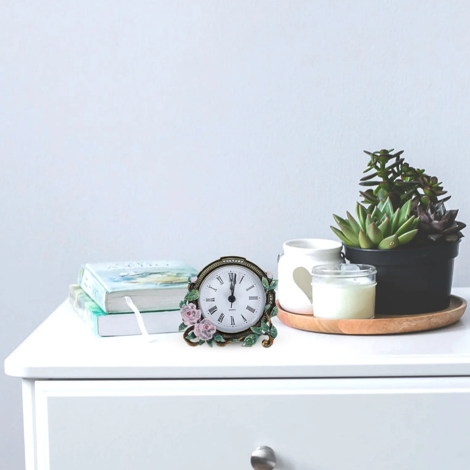 European Retro Mini Table Clock Vintage Small Silent Desktop Decorative Clock Artistic Home Decoration
European Retro Mini Table Clock Vintage Small Silent Desktop Decorative Clock Artistic Home Decoration