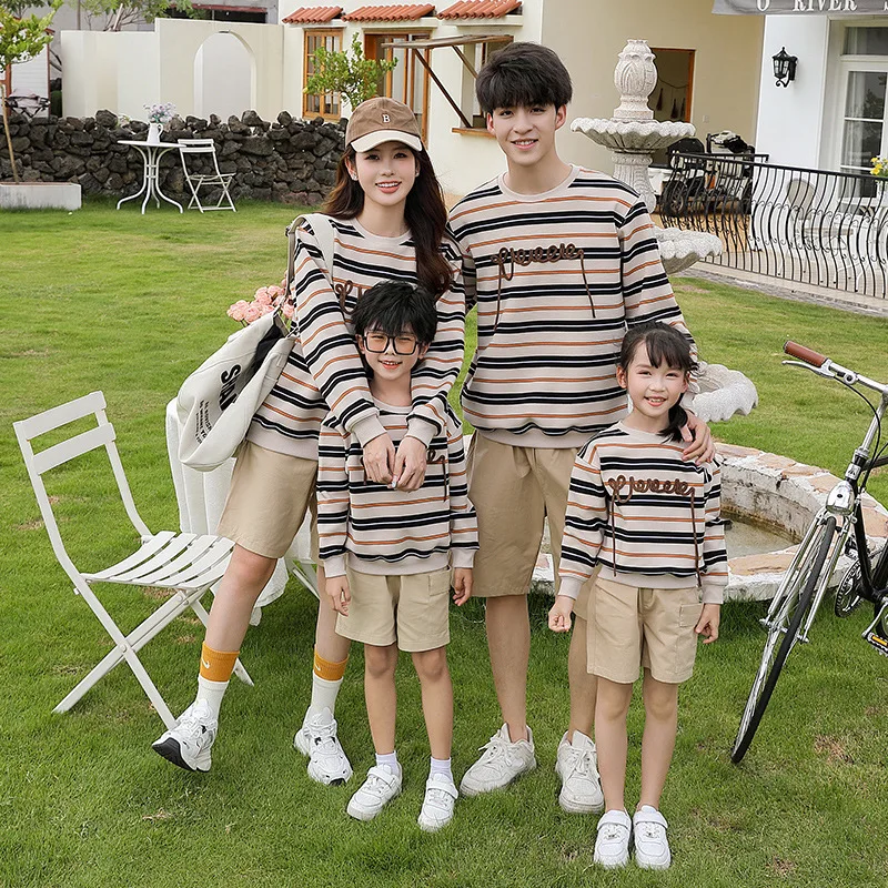 Winter Family Matching Long Sleeves Outfit Parents and Kids Warm Thick Sweatshirt and Shorts Sets Dad Mom Son Daughter Clothes
Winter Family Matching Long Sleeves Outfit Parents and Kids Warm Thick Sweatshirt and Shorts Sets Dad Mom Son Daughter Clothes